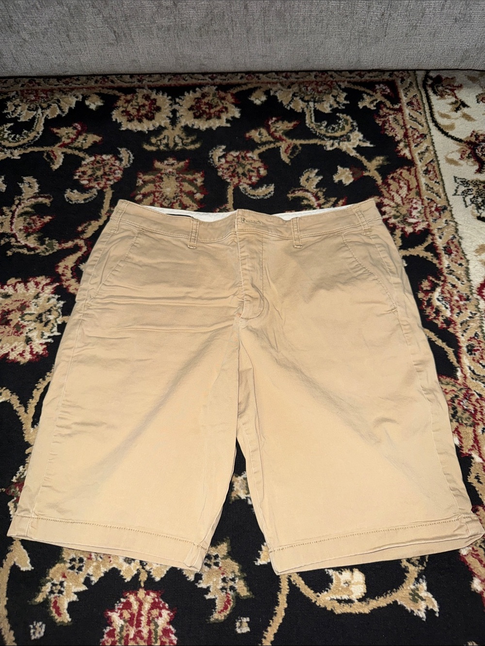 Hollister Men's Beige Flat-Front Shorts